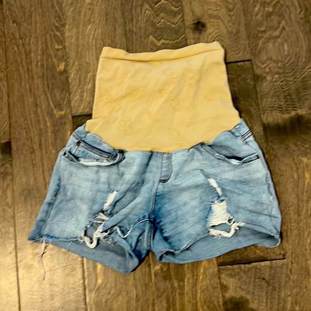 Jessica Simpson Denim Maternity Shorts (Medium)